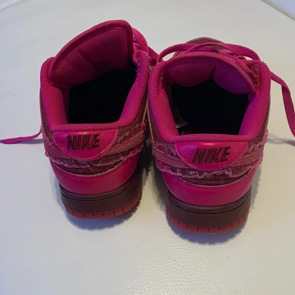 Nike Fuchsia and Burgundy‎ Sneakers